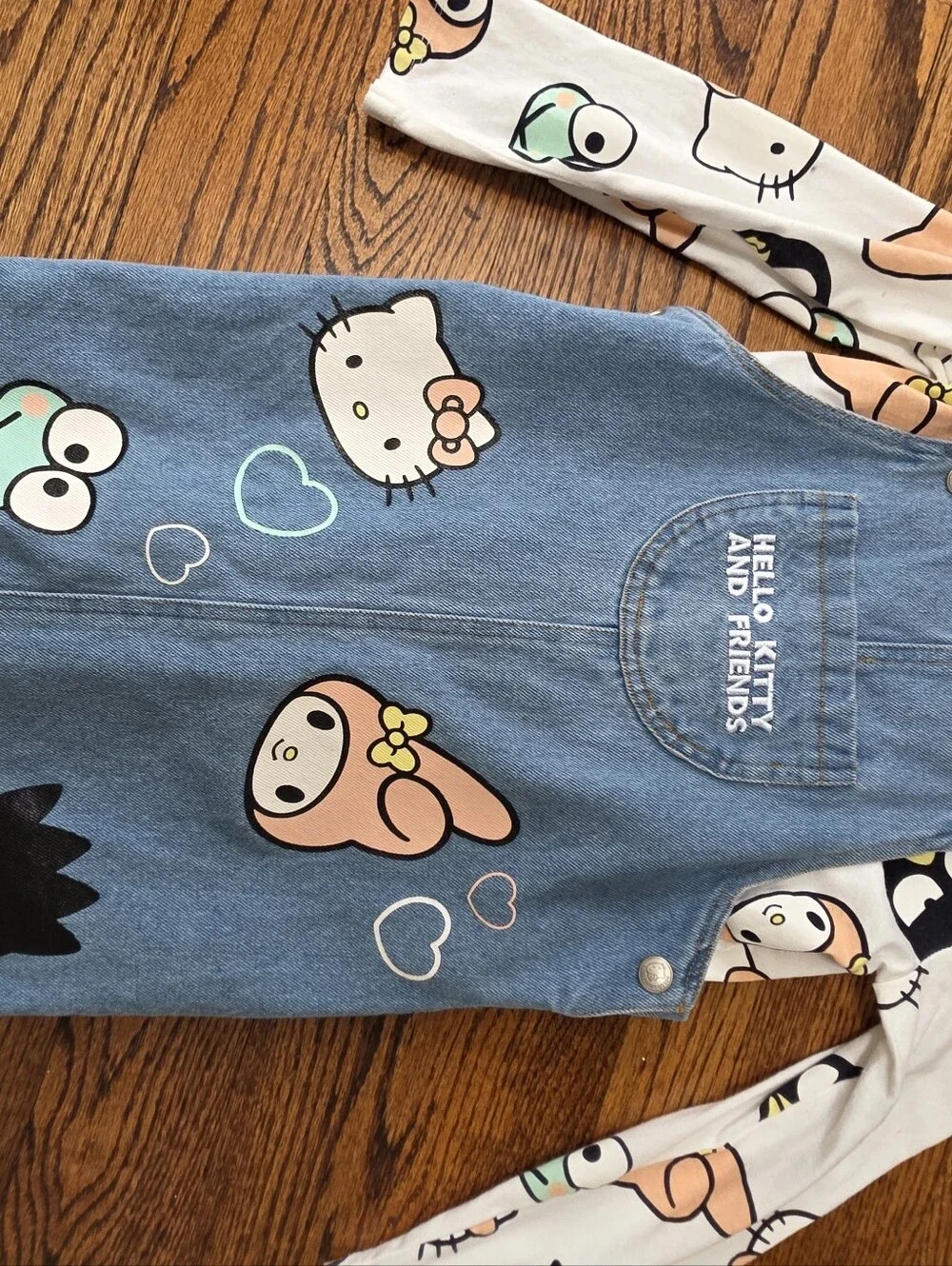 Hello Kitty 2 piece overall dress set size 6-7yr like new